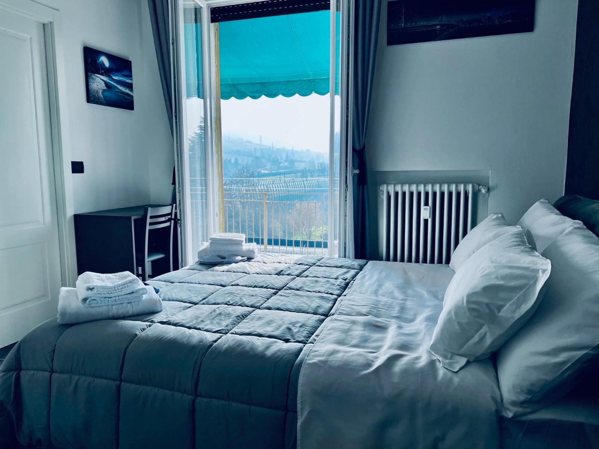 Bed and Breakfast Seven Nights Болонья Екстер'єр фото