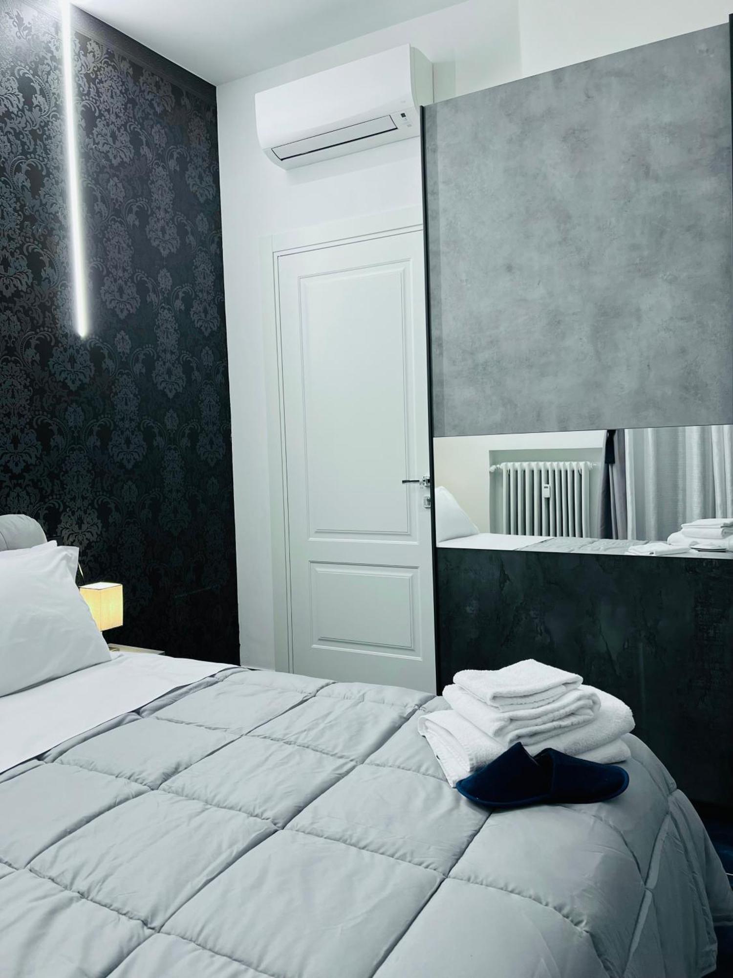 Bed and Breakfast Seven Nights Болонья Екстер'єр фото